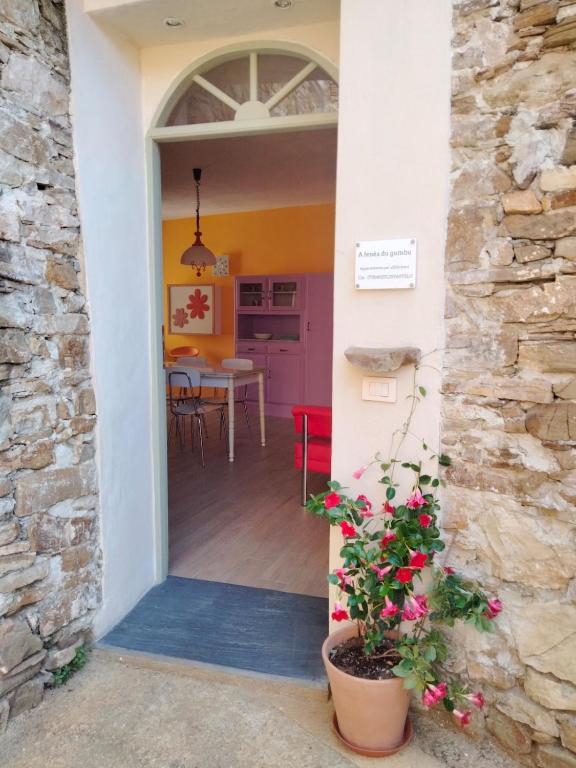 Ligurian village, historic center, near the sea - B&B Gorleri