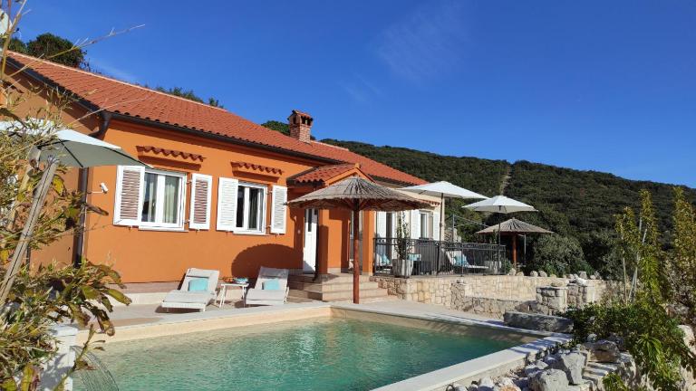 Villa Miholascica 3 in Island Cres by Villas Guide - B&B Cres (town)