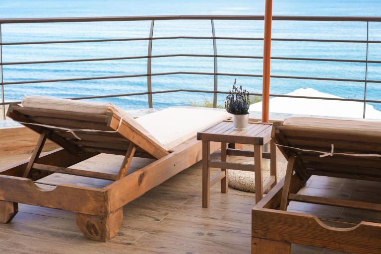 Aegean Balcony Apartment - Bed and Breakfast Néa Péramos