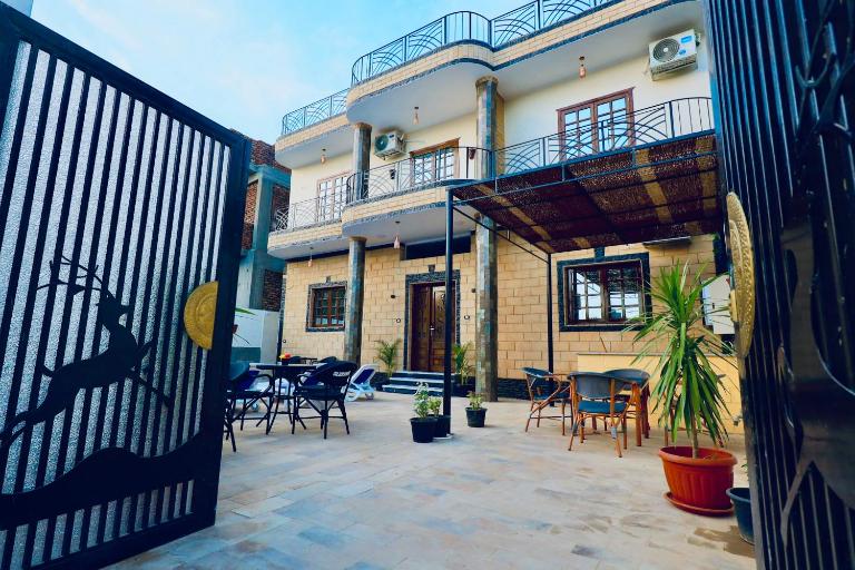 Golden Scarab Guest House - B&B Luxor