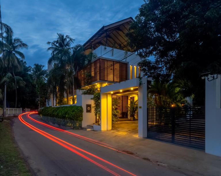Abode By The Lake - Bed and Breakfast Batticaloa