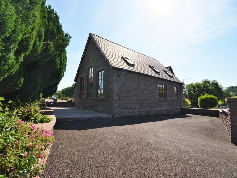 2 Bed in Abergavenny oc-65965 - Bed and Breakfast Pandy