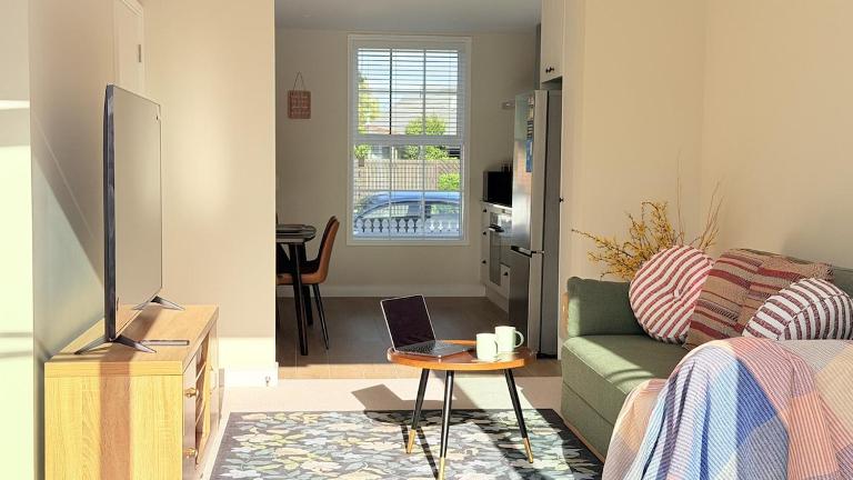 Banks Cottage Central city Free Parking Sleeps 6 - Bed and Breakfast Christchurch