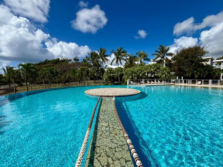 Appartement Lunéa, jardin, piscine à débordement - Ferienwohnung Saint-François
