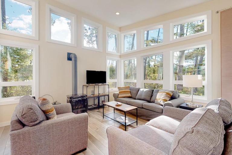 Gorgeous home with a gas grill kitchen washer&dryer patio & gas fireplace - Ferienwohnung Manzanita