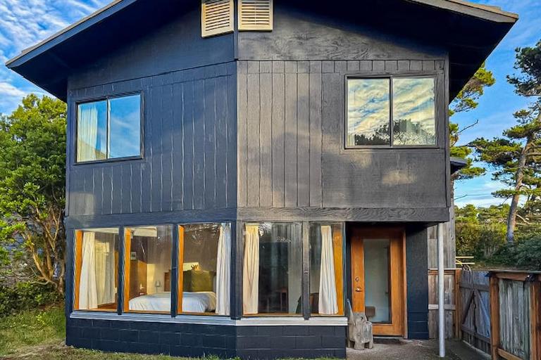 Florence oceanfront escape where cozy meets coastal charm - Ferienwohnung Florence