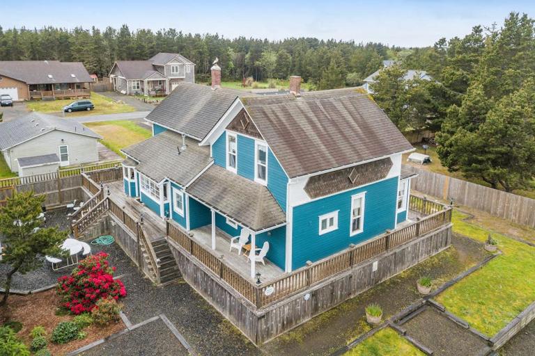 Restored Victorian Home with Free High-Speed WiFi & washer&dryer - B&B Long Beach