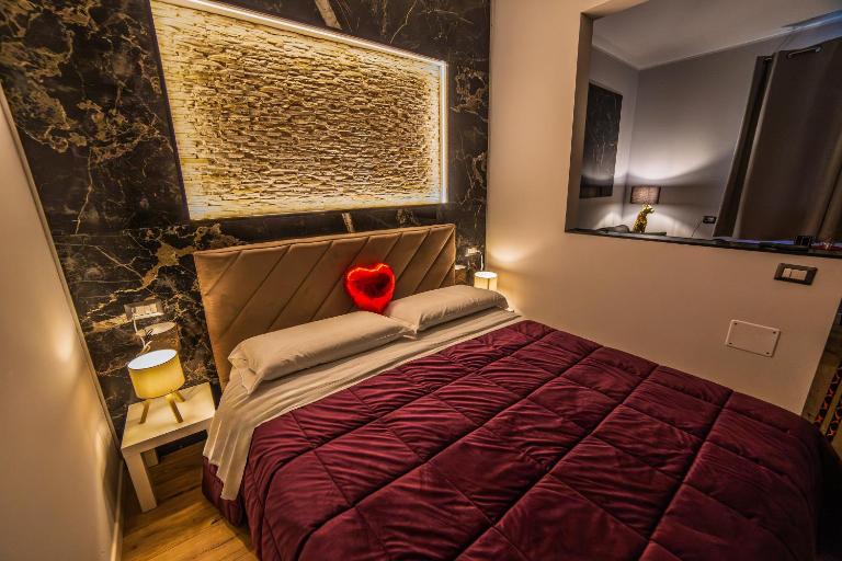 Monsuite Relais 2 - Suite Fleur - B&B Monserrato