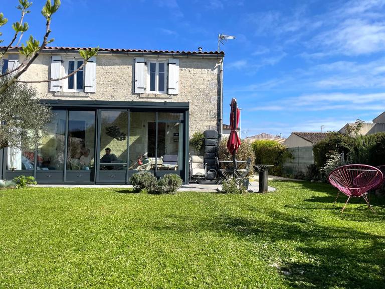ღ La Demeure - Maison calme & cosy, Wifi, Jardin - Chambres d'hôtes Vérines