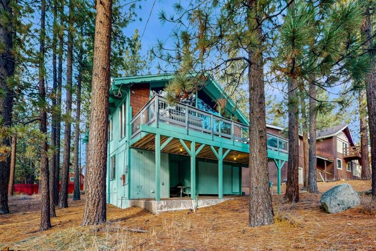 Classic Charm in South Lake Tahoe Views of the Heavenly Mountain Slopes - B&B South Lake Tahoe
