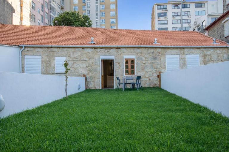 423 Garden ! Breakfast and Lunch Option ! Walk to Porto - B&B Vila Nova de Gaia