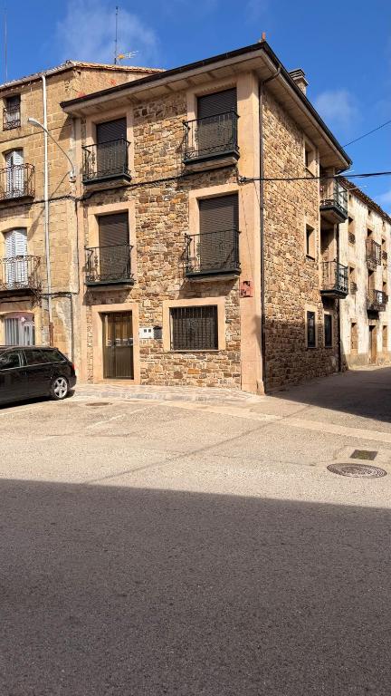 Casa Rural Piqueras - Bed and Breakfast Almarza