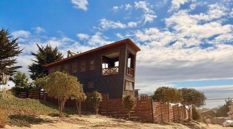 Navega hacia el atardecer infinito de arreboles - B&B Pichilemu
