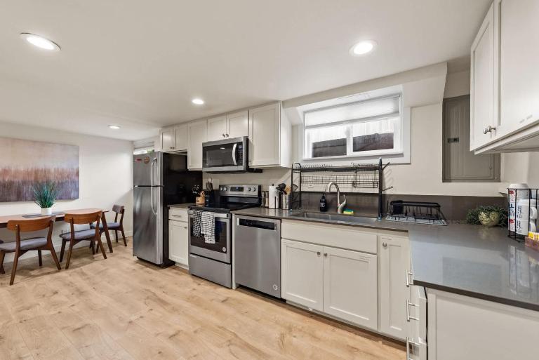 Craftsman 2B Lower Unit -1 block from Greenlake - B&B Seattle
