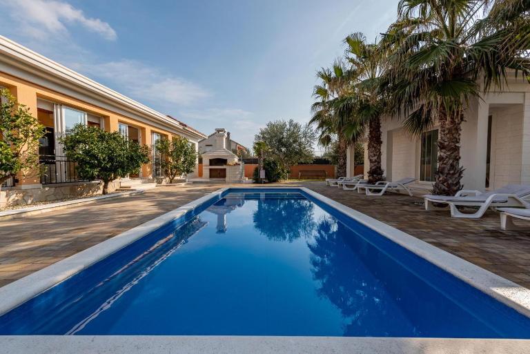 Villa Grand Slam - Luxury Pool & Tennis - Chambres d'hôtes Privlaka