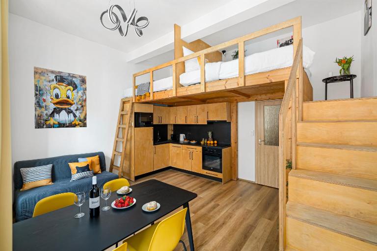 Urban Loft Apartment - Bed and Breakfast Brno