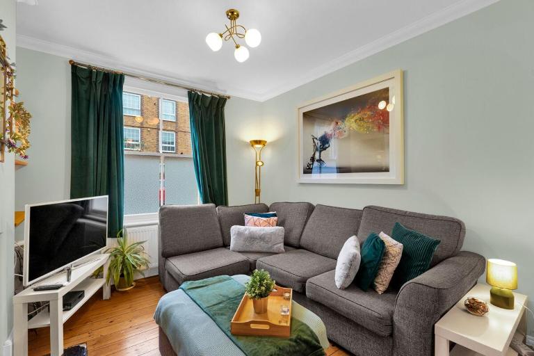 Stylish 2BR House near Canary Wharf & Docklands - B&B London