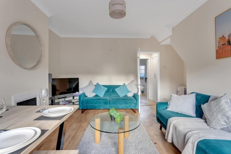 Bright 3-Bedroom House Close to Canary Wharf - B&B London
