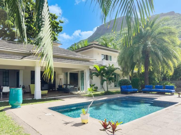 Luxurious 4-bedroom Villa with a view of Le Morne - Ferienwohnung Grande Rivière Noire