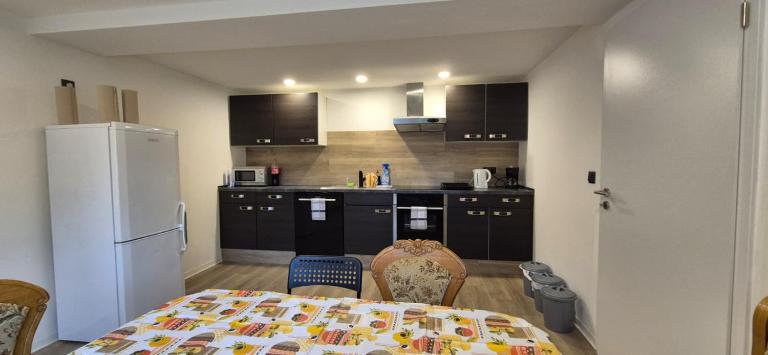 Ferien- & Monteurwohnung Stößen - B&B Stößen