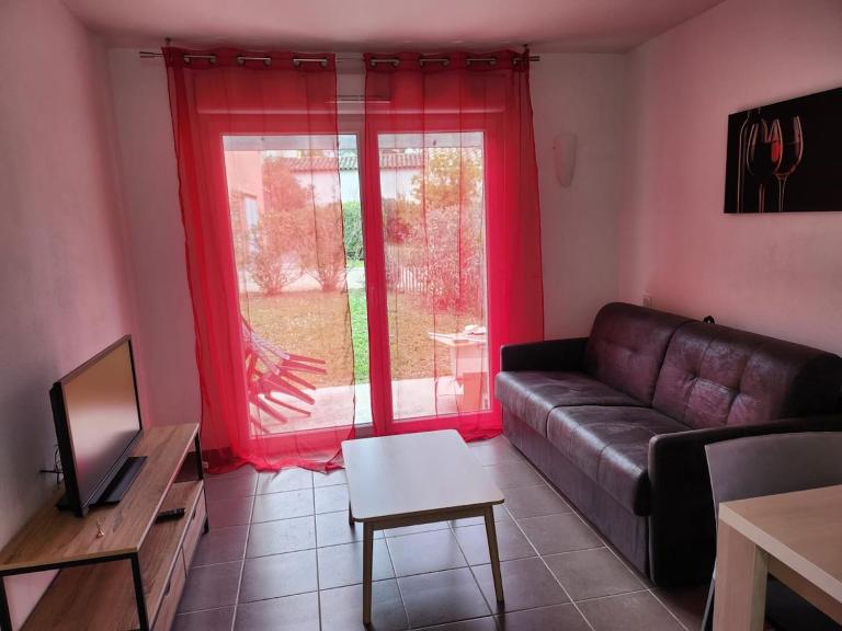 Charming house in Occitanie - B&B Saint-Christol