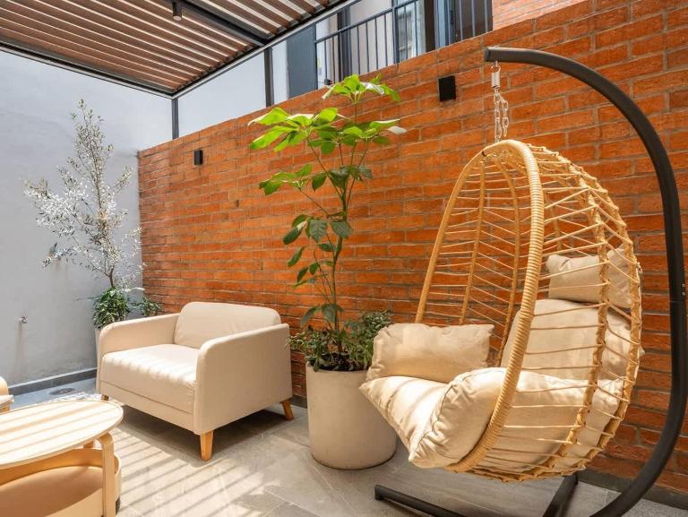 Stunning 3BR in Condesa with Terrace, Pool & Gym - Bed and Breakfast Mexico-stad
