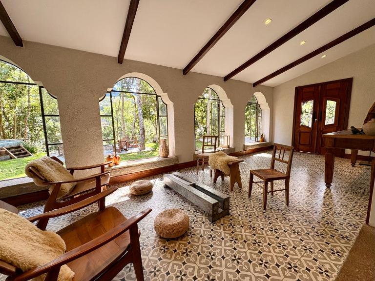 Casa 13 Floresta Boa Vista - Casa Espetacular com 6 Quartos e Arquitetura Única - B&B Teresópolis