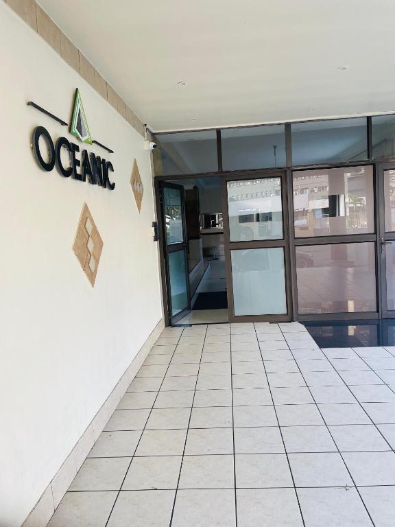 Oceanic Beachside Bliss 2 Bedroom Retreat - Chambres d'hôtes Durban