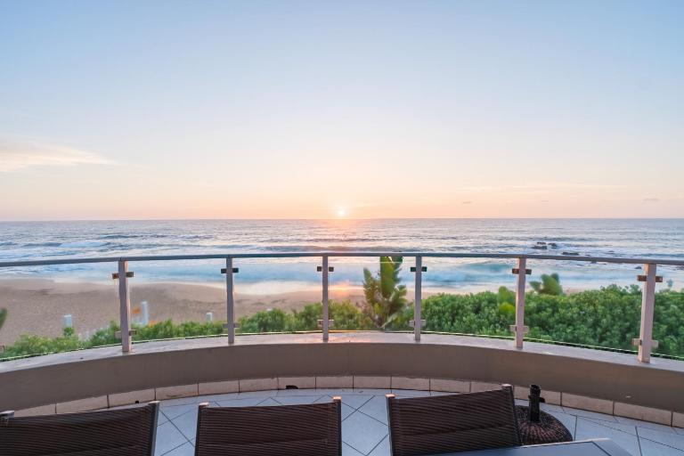 G4 Bermuda Beachfront Bliss-Breaker Views Willards - Ferienwohnung Ballito