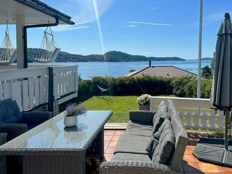 Cottage With Private Dock By Eidangerfjord - B&B Porsgrunn