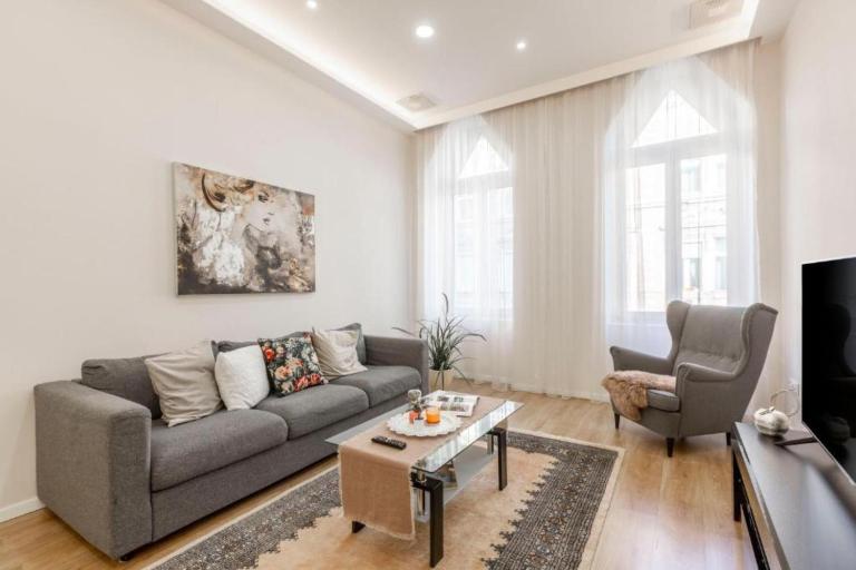 Cozy Luxe Hideaway in Budapest's Heart w Bathtub - Chambres d'hôtes Budapest