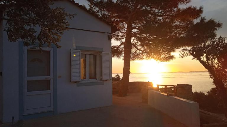 Το Χαρούμενο Σπίτι Στο Λιβαδι - Chambres d'hôtes Xylosýrtis