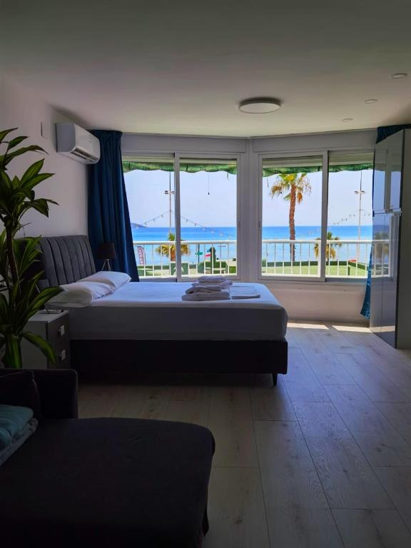 JSH Studio Benidorm Levante First Line - Bed and Breakfast Benidorm