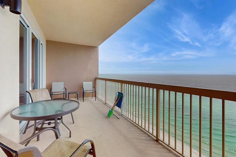 Sunrise Beach 2310 - Beachfront Condo - Bed and Breakfast Panama City Beach