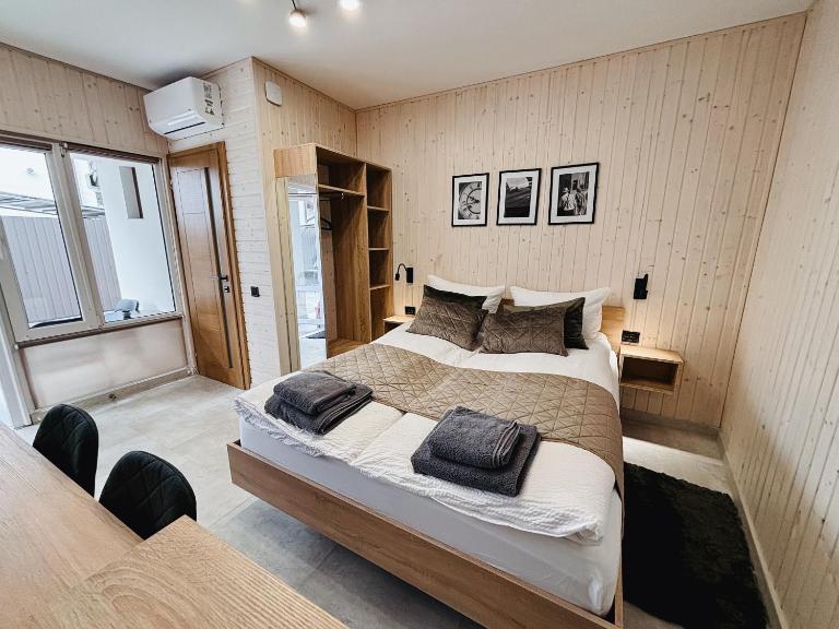 Old Friend Guest House - Bed and Breakfast Berehove