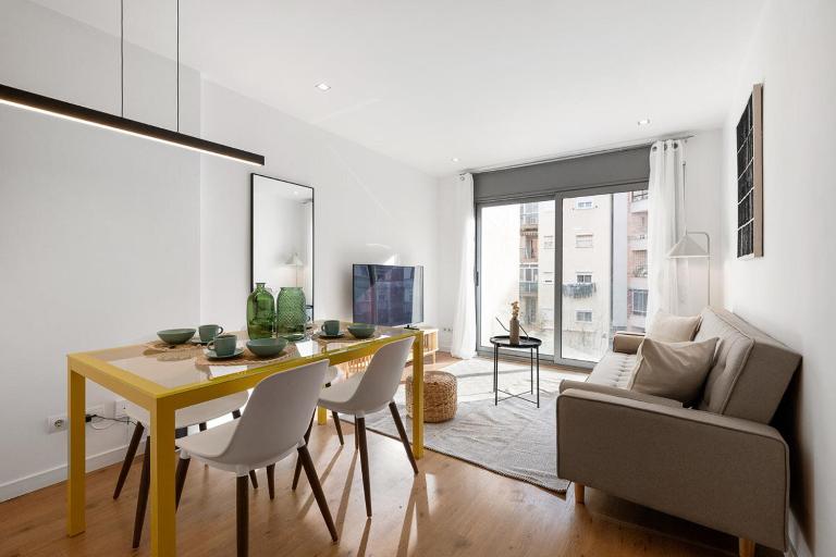 4266 - AB Les Corts V - B&B Barcellona