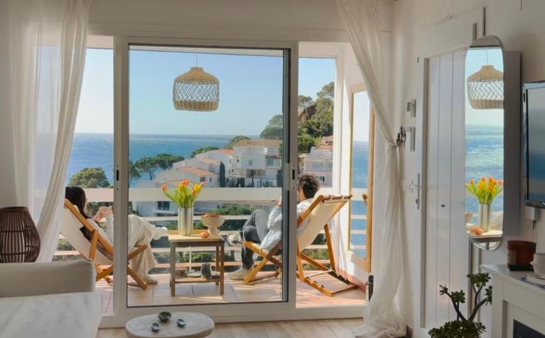 Maravilloso ático en primera línea del mar - B&B Canet de Mar