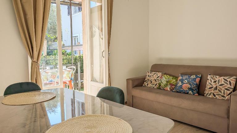 La Casina, Tiny Garden House - B&B La Spezia