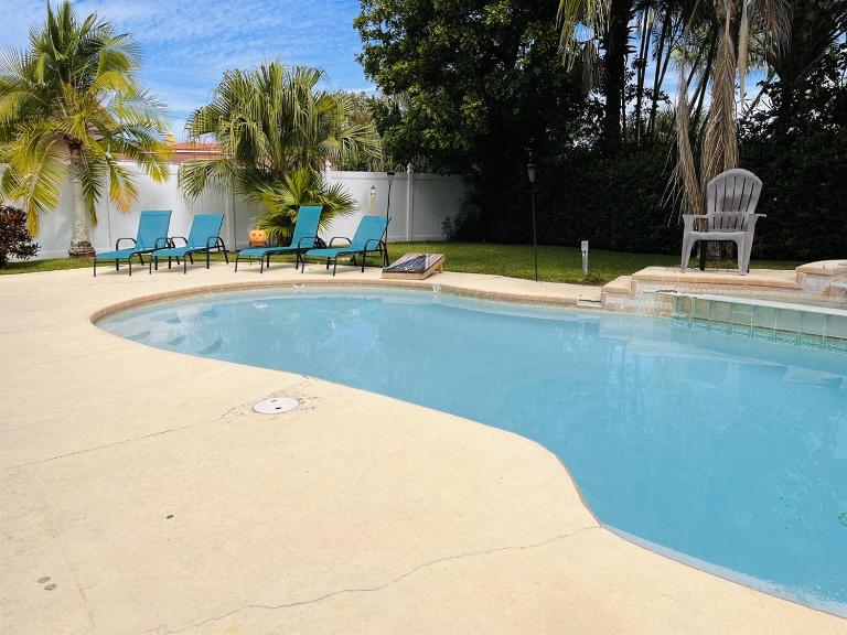 Walk to IRBGymPoolPingPongFoosball - Bed and Breakfast Clearwater Beach