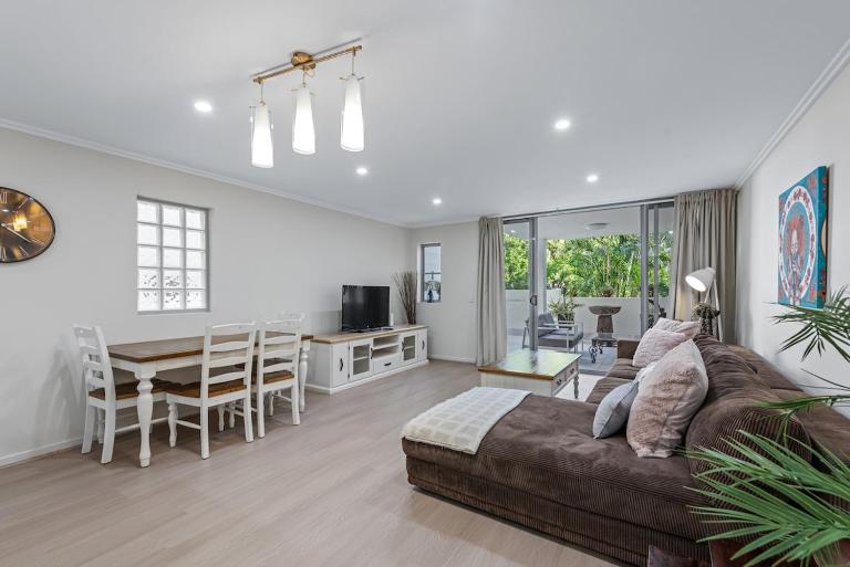 Spacious comfortable unit with FREE Parking & Pool - Ferienwohnung Brisbane