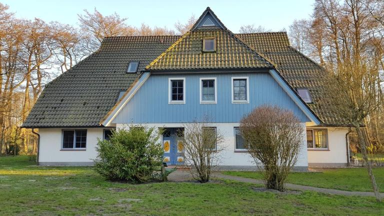 Meerzeit Helle Ferienwohnung mit Balkon nahe der Ostsee - Bed and Breakfast Ostseebad Prerow