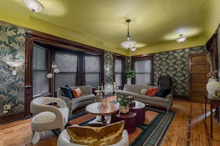Akrons Werner House Historic 4 Bedroom Luxury - Ferienwohnung Akron