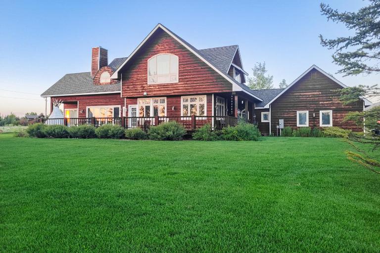 Fun w/ Family! Mtn-View Gem w/ Deck in Driggs - B&B Driggs