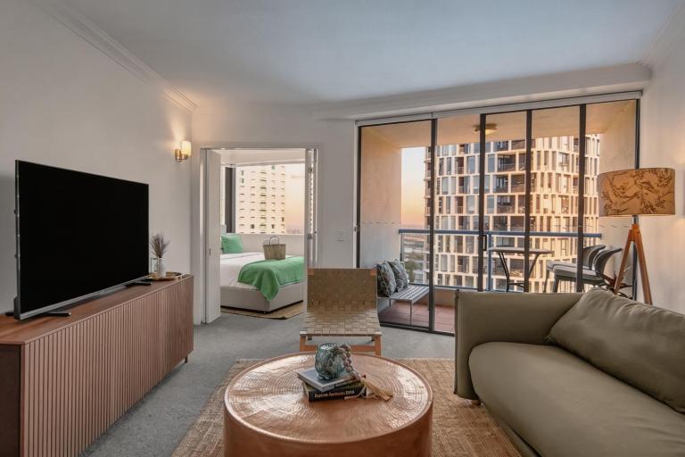 Inviting Brisbane Family 2BR | CBD | Pool & Gym - Bed and Breakfast Brisbane