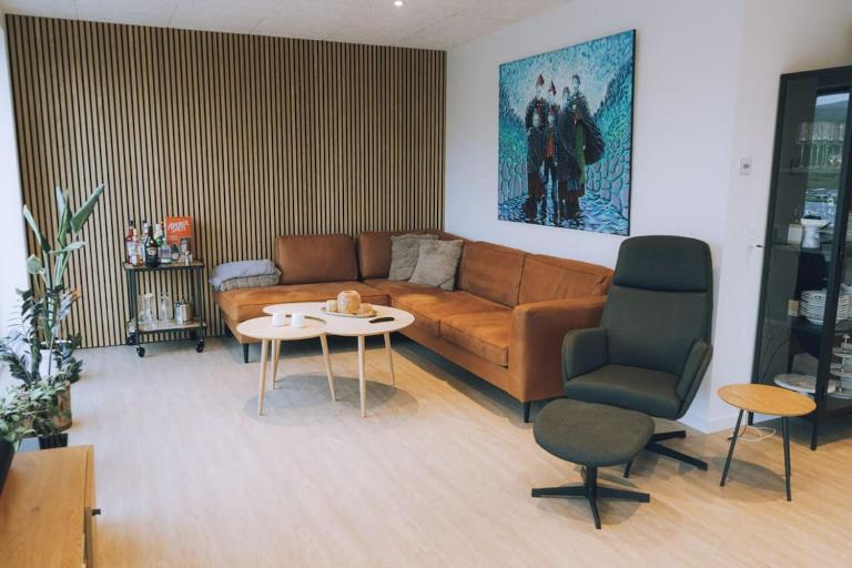 High end 3 BR Spacious Villa for 6 guests - B&B Norðskáli