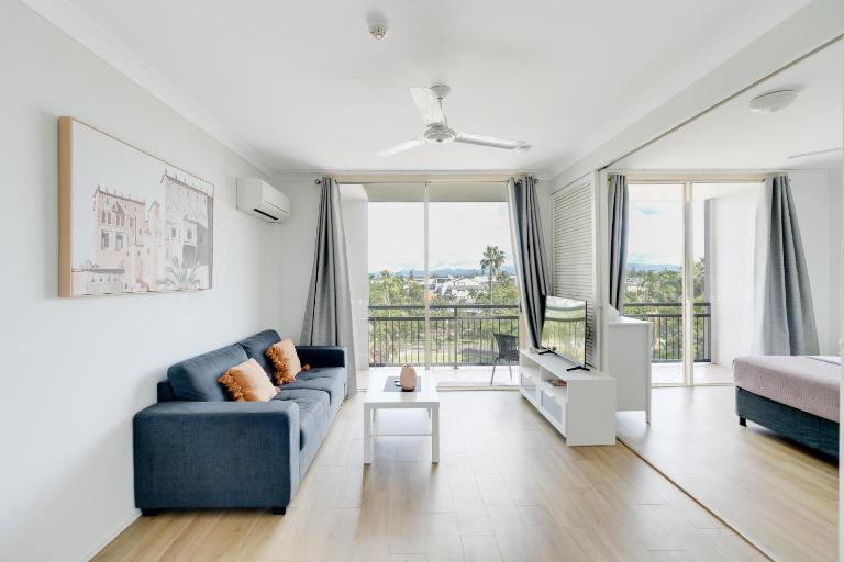 Resort Apartment with Lagoon Pool & Spa - Ferienwohnung Gold Coast