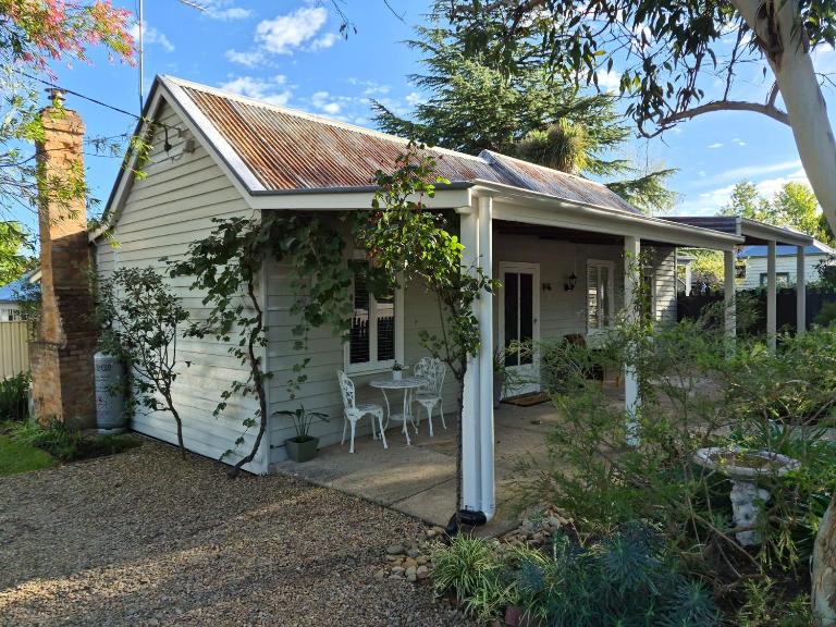 Finchy Cottage - B&B Beechworth