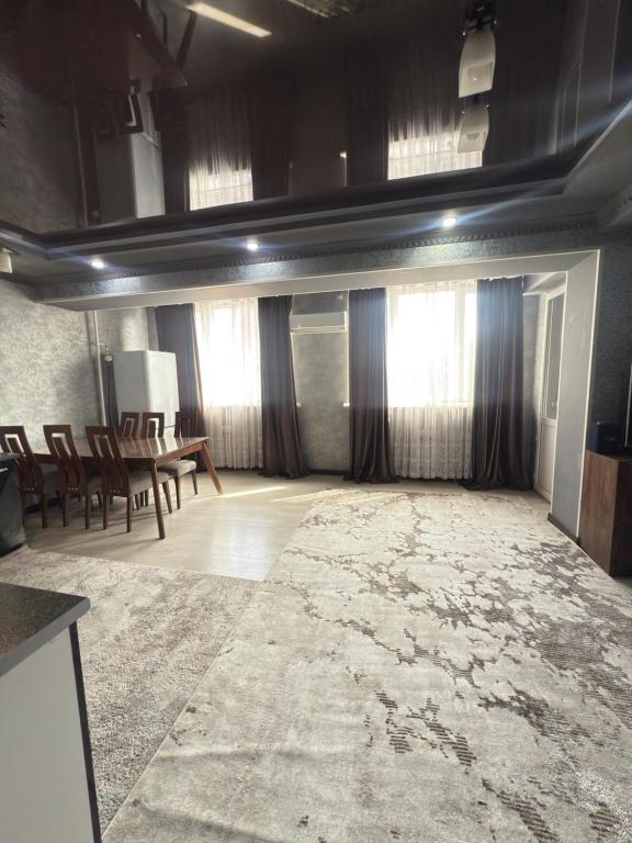 Modern Apartment in the Heart of Bishkek - Chambres d'hôtes Bichkek