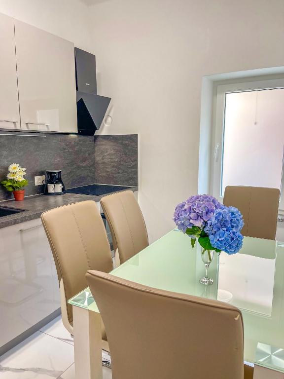 Luxury Apartment NUR Rijeka by the SEA - B&B Fiume