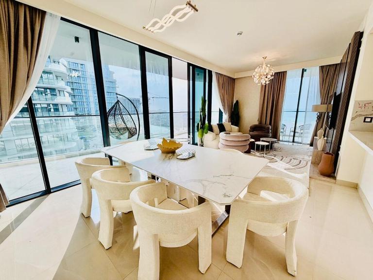 Ultra Luxury 2BR with Beachfront Living in Bay Tower 2 - B&B Ras Al Khaimah